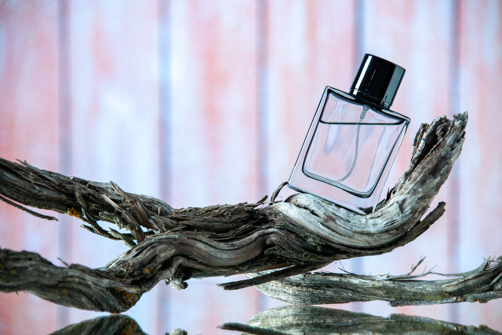 בושם לגבר לערב – ניחוח עמוק ובעל נוכחות